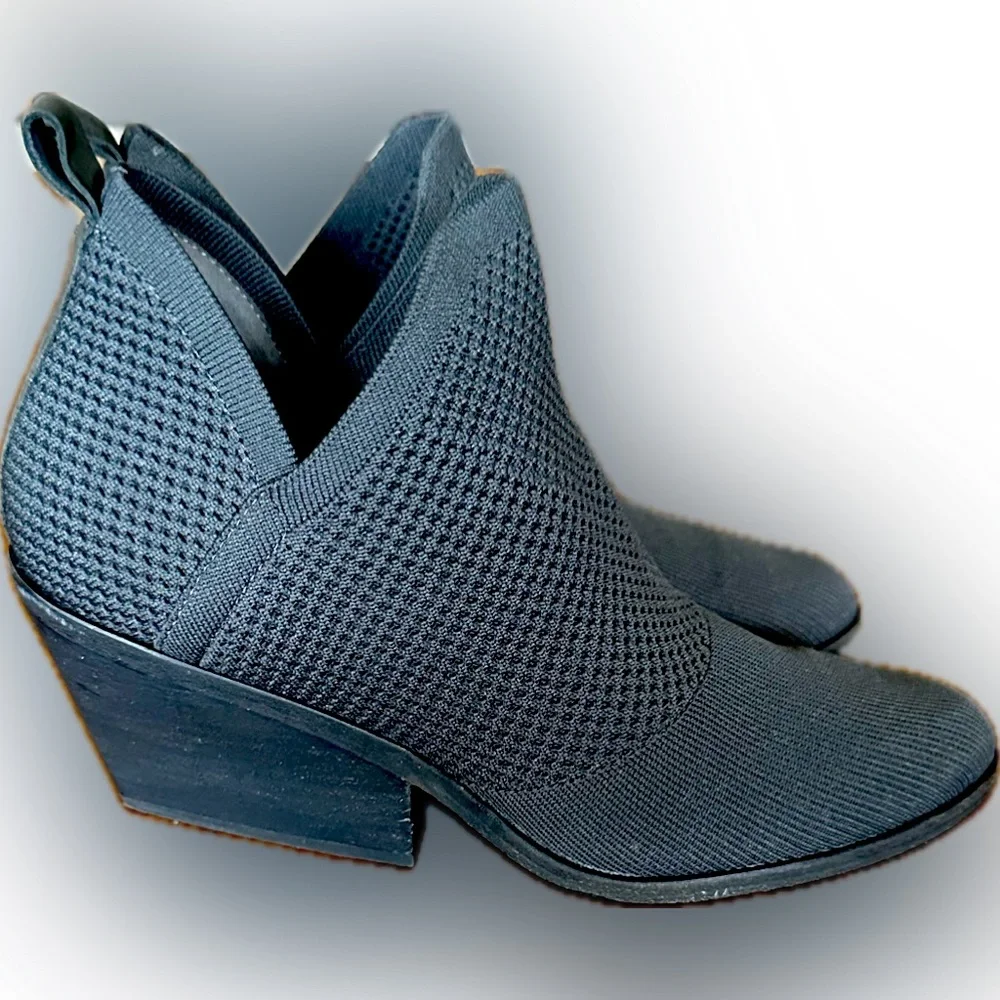 Eileen Fisher Knit Bootie - 9.5M - Picture 3 of 9
